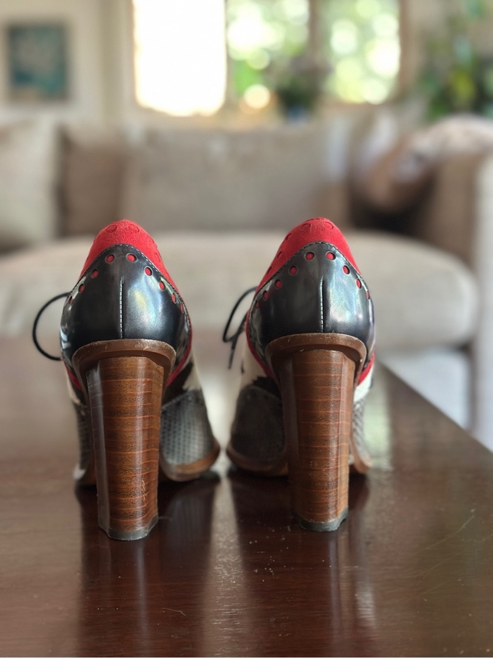 Dolce & Gabbana Lace-Up Oxford Heels - Picture 7 of 8